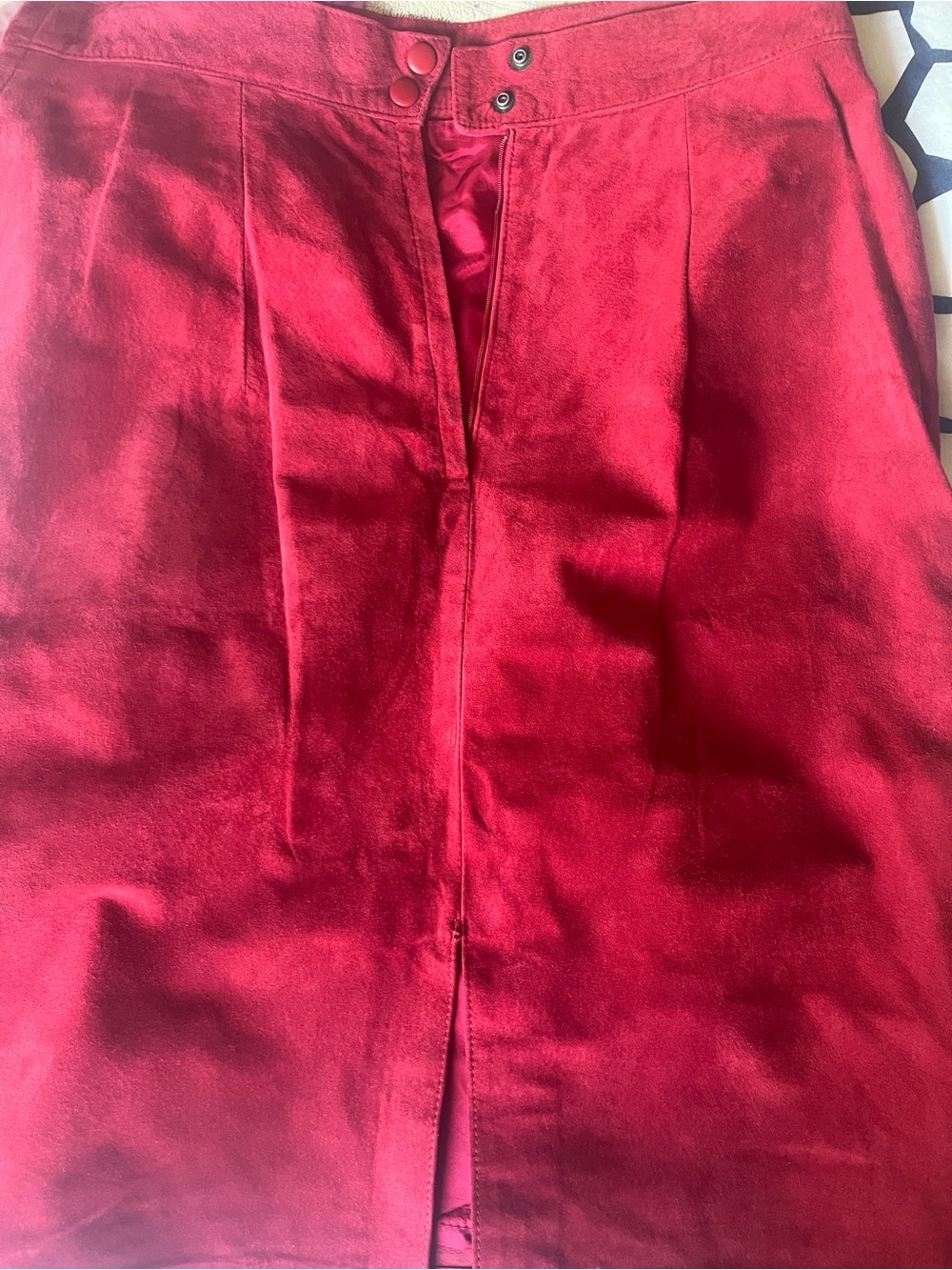 Please note the small tear at start of slit - Picture 3 of 4